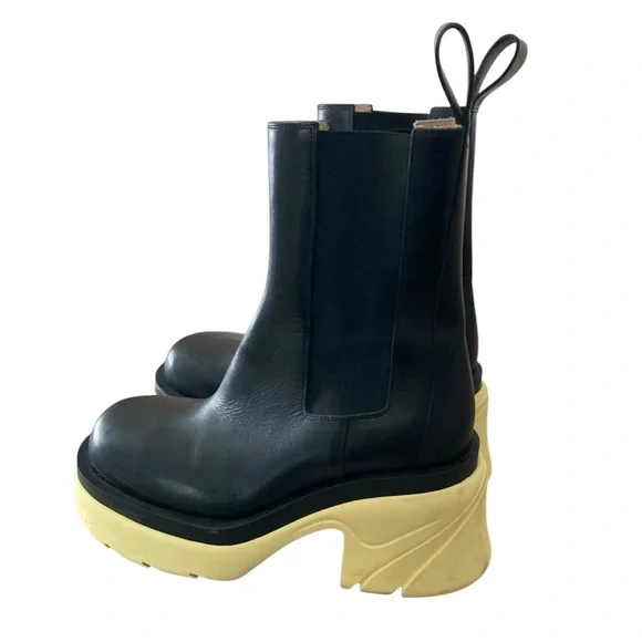 HP Veneta Black Lemonade ‘Flash’ Platform Chelsea Boot - Picture 3 of 10